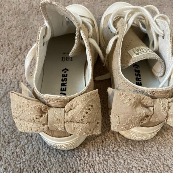 Converse Platform w/ Bow Sz. 7 - Picture 2 of 6
